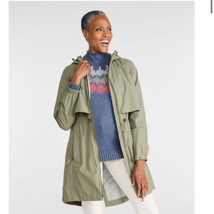 LL BEAN Rain jacket Shell light green